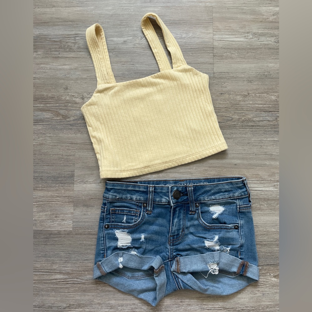 American Eagle denim cutoff shorts and yellow tank top size XS/00